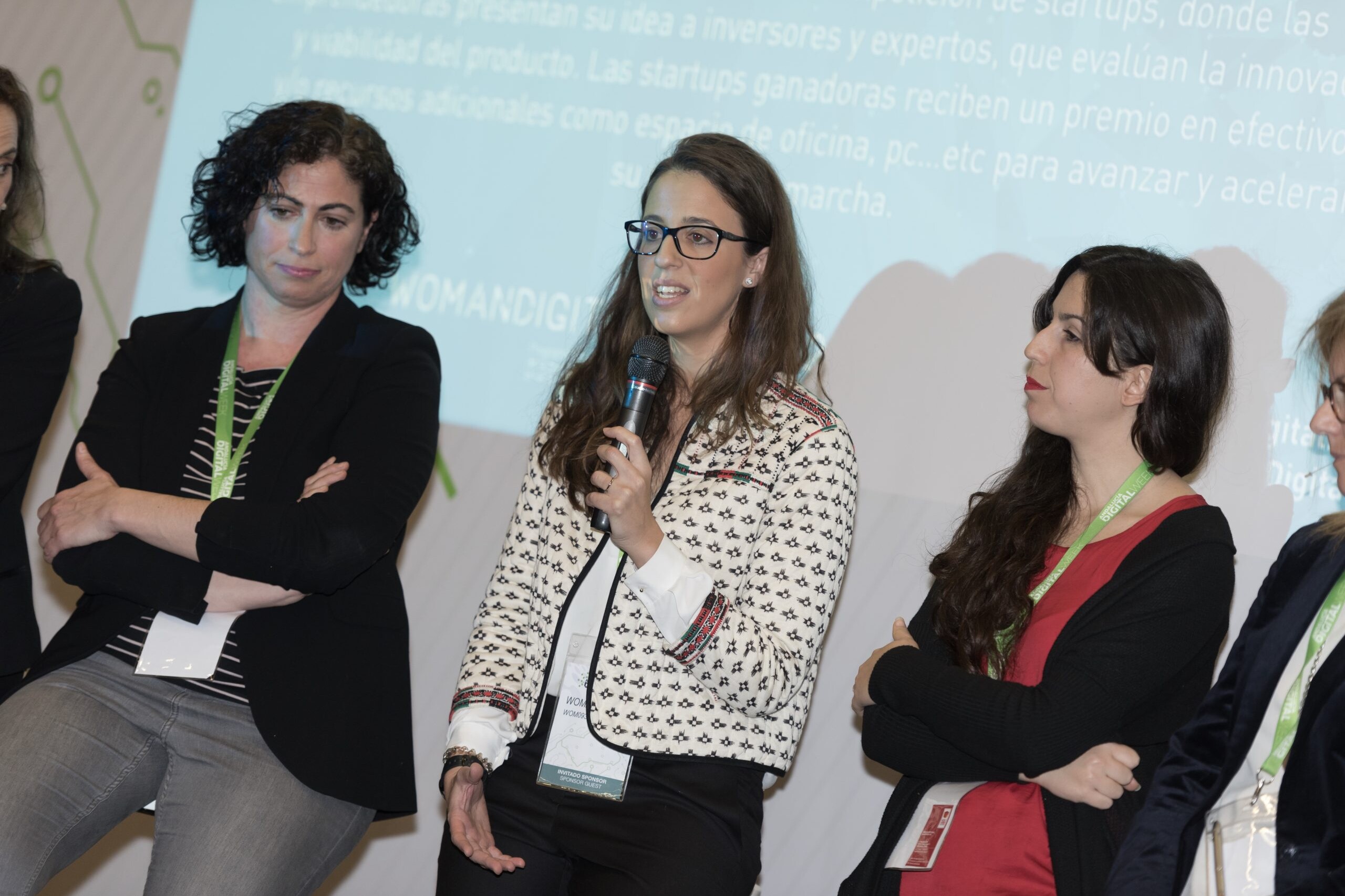 Mujeres participan en la Jornada Womandigital Sevilla 2018